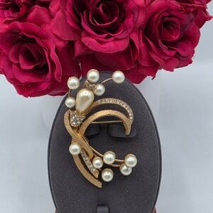 EISENBERG ICE Faux Pearl Rhinestone Brooch Pin Gold Tone Floral Vintage Estate